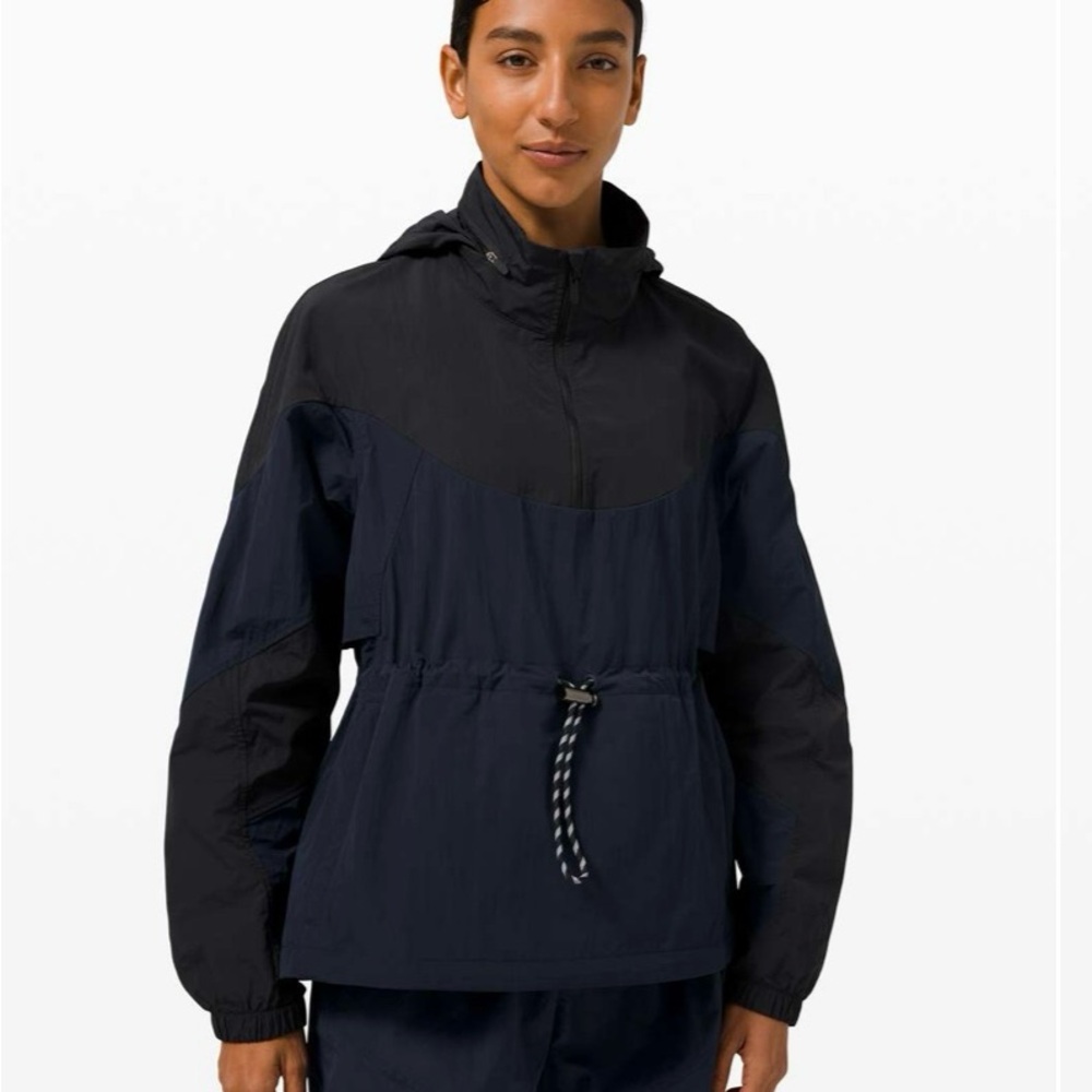 NWOT lululemon Evergreen Anorak True navy/Black size6
